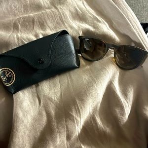 Brand new never worn womens ray ban glasses !